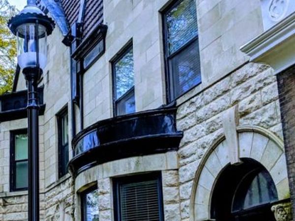 3823 N Alta Vista Terrace , Chicago, IL 60613