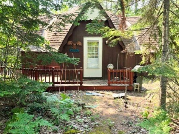 8285 Beaver Road N, Paradise, MI 49768