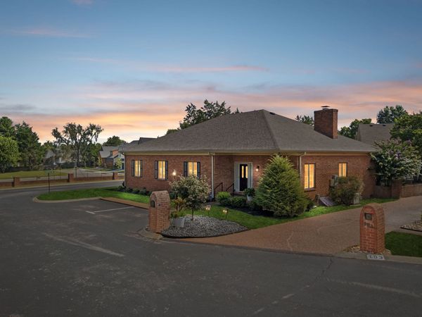 101 Keeneland Dr, Hermitage, TN 37076