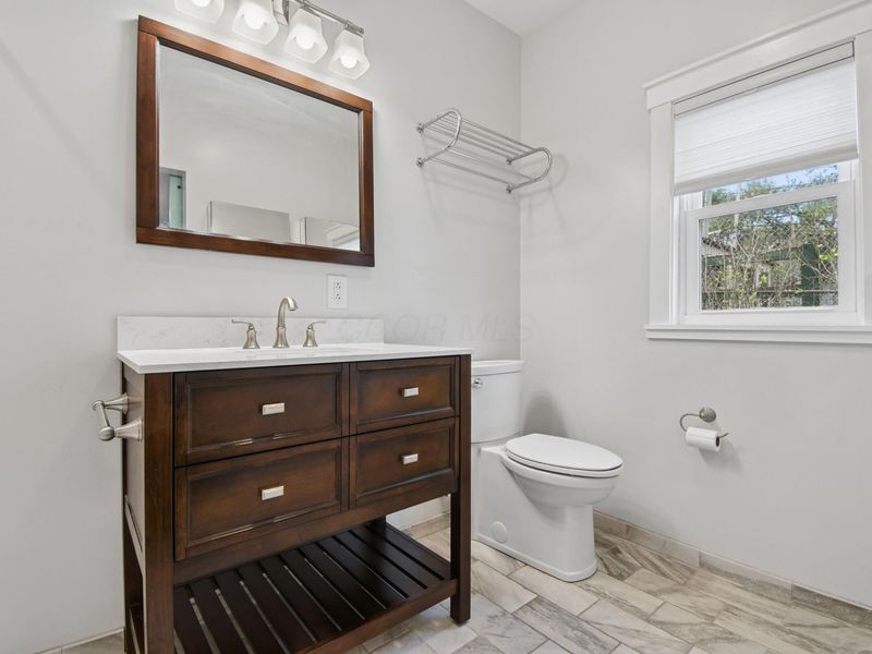 1121 W Washington Street , Baltimore, OH 43105 Photo 16