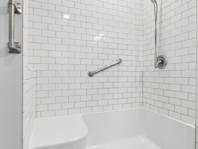 1121 W Washington Street , Baltimore, OH 43105 Photo 17
