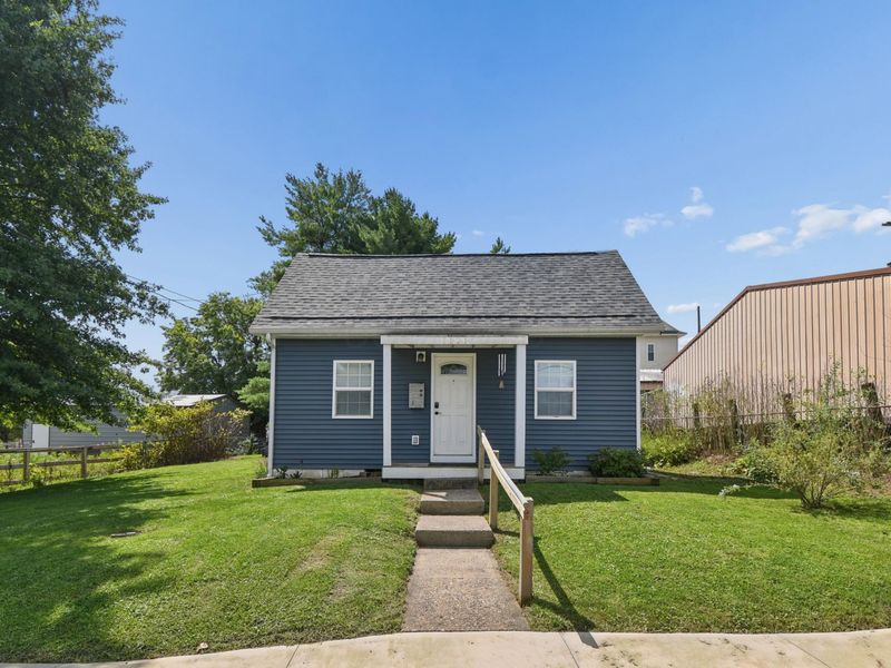 1121 W Washington Street , Baltimore, OH 43105 Photo 2