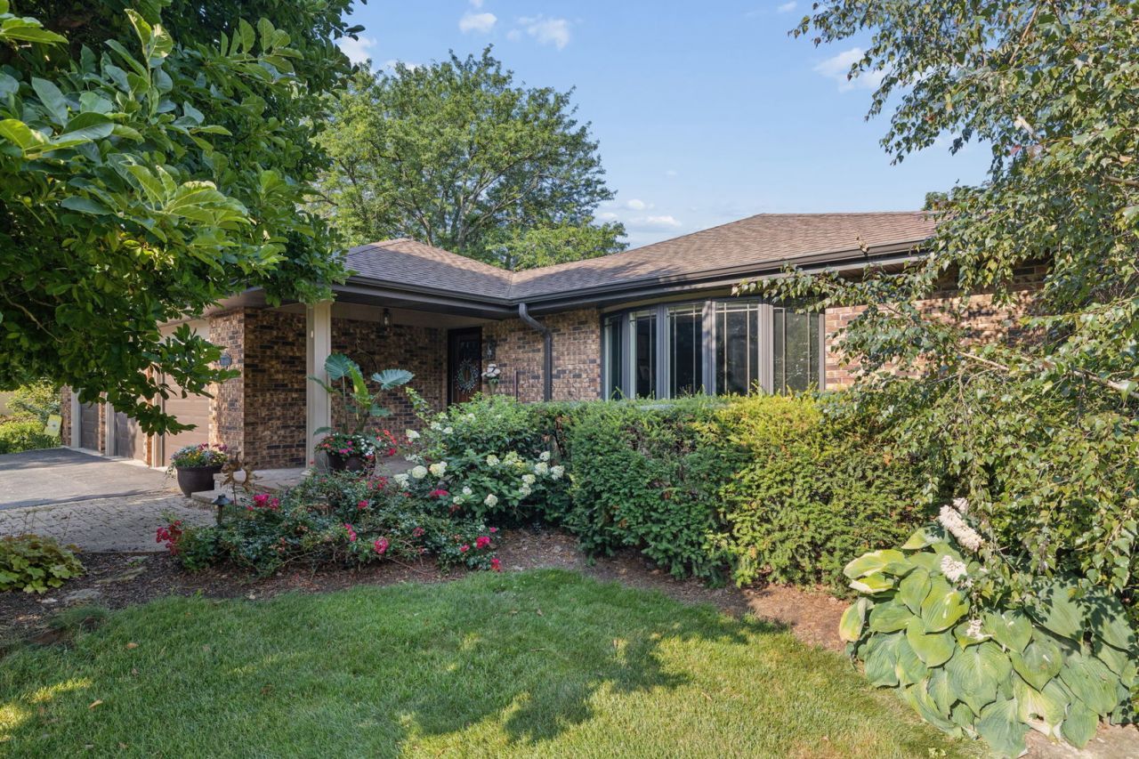 11s634 Mcgrath Lane, Naperville, IL 60564 Main Photo