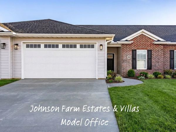 26 Frank Court , Le Claire, IA 52753