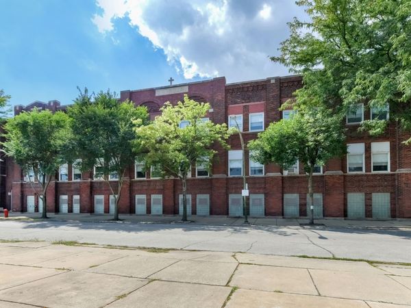 2812 S Quinn Street , Chicago, IL 60608