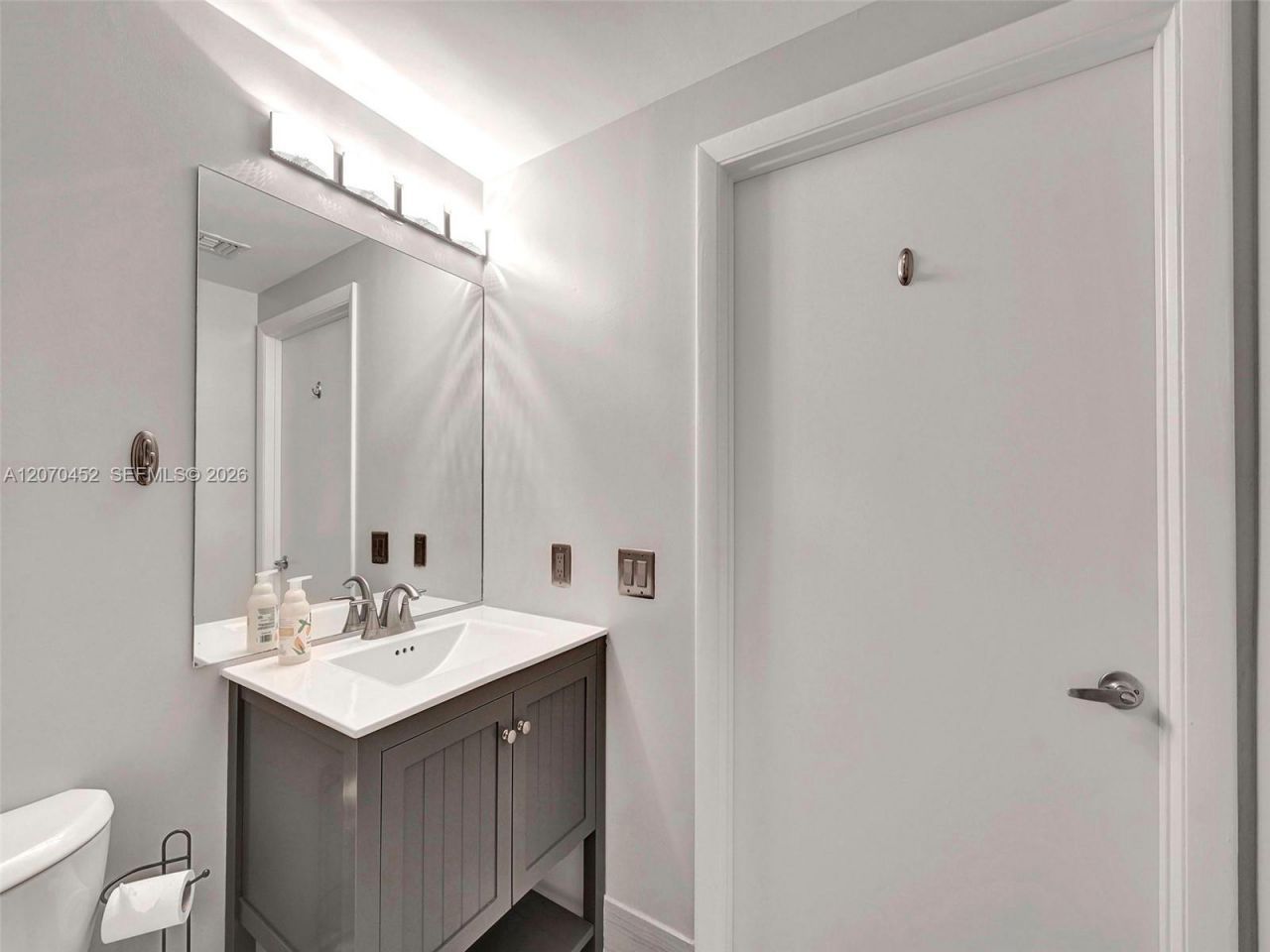 2475 Brickell Ave , Unit 804, Miami, FL 33129 Photo