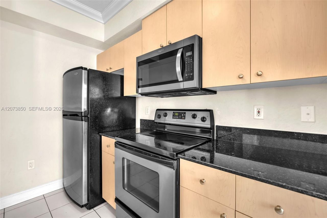 2532 Centergate Dr , Unit 201, Miramar, FL 33025 Photo