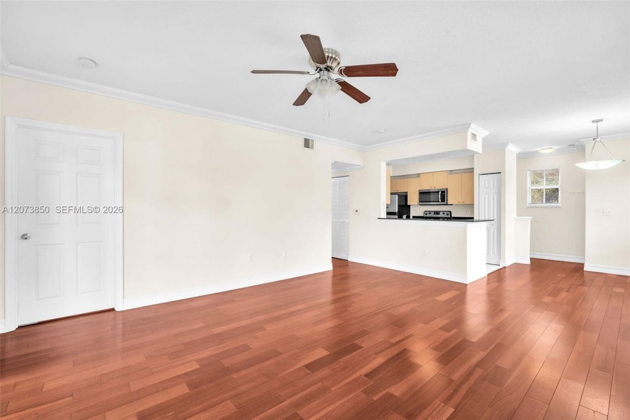 2532 Centergate Dr , Unit 201, Miramar, FL 33025 Photo