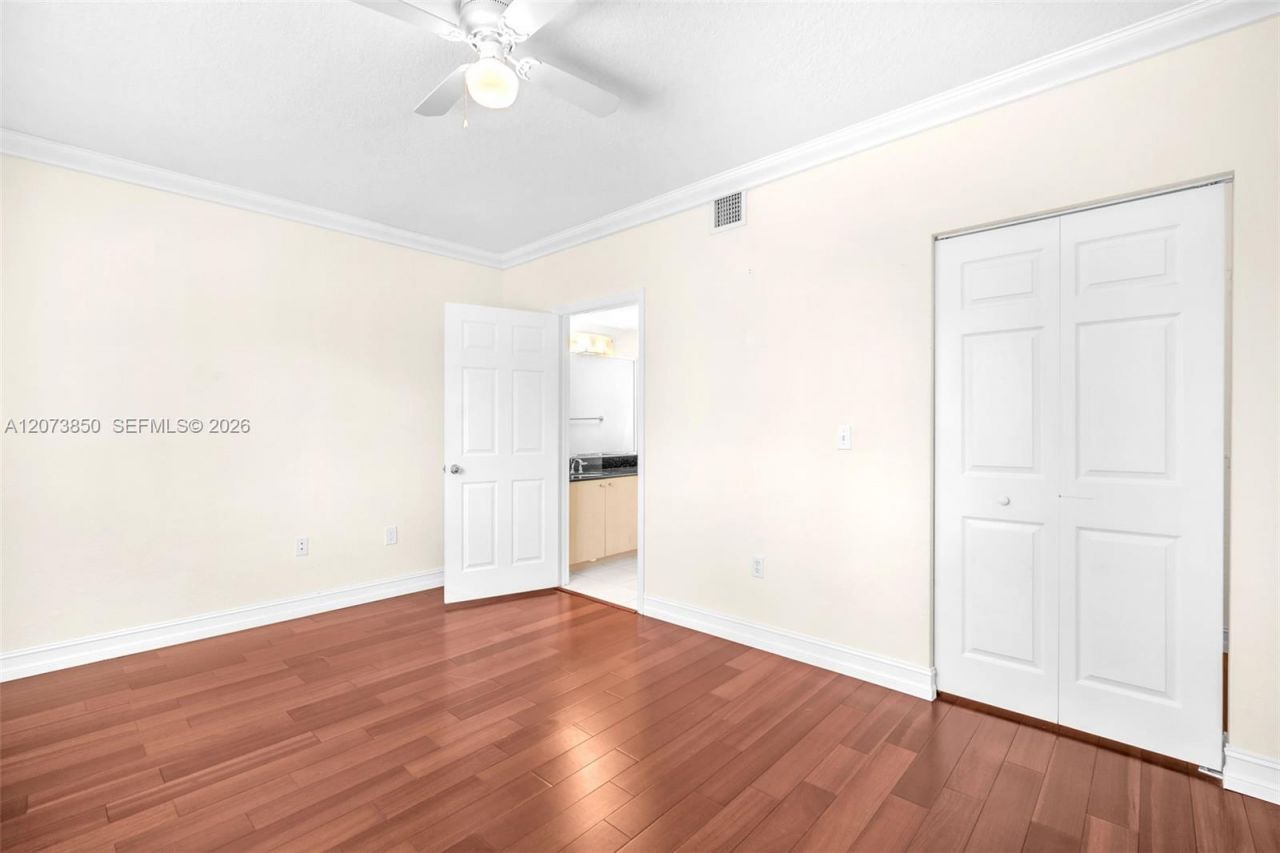 2532 Centergate Dr , Unit 201, Miramar, FL 33025 Photo