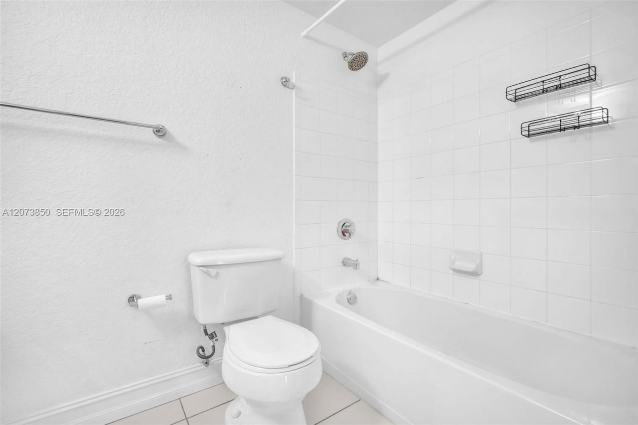 2532 Centergate Dr , Unit 201, Miramar, FL 33025 Photo
