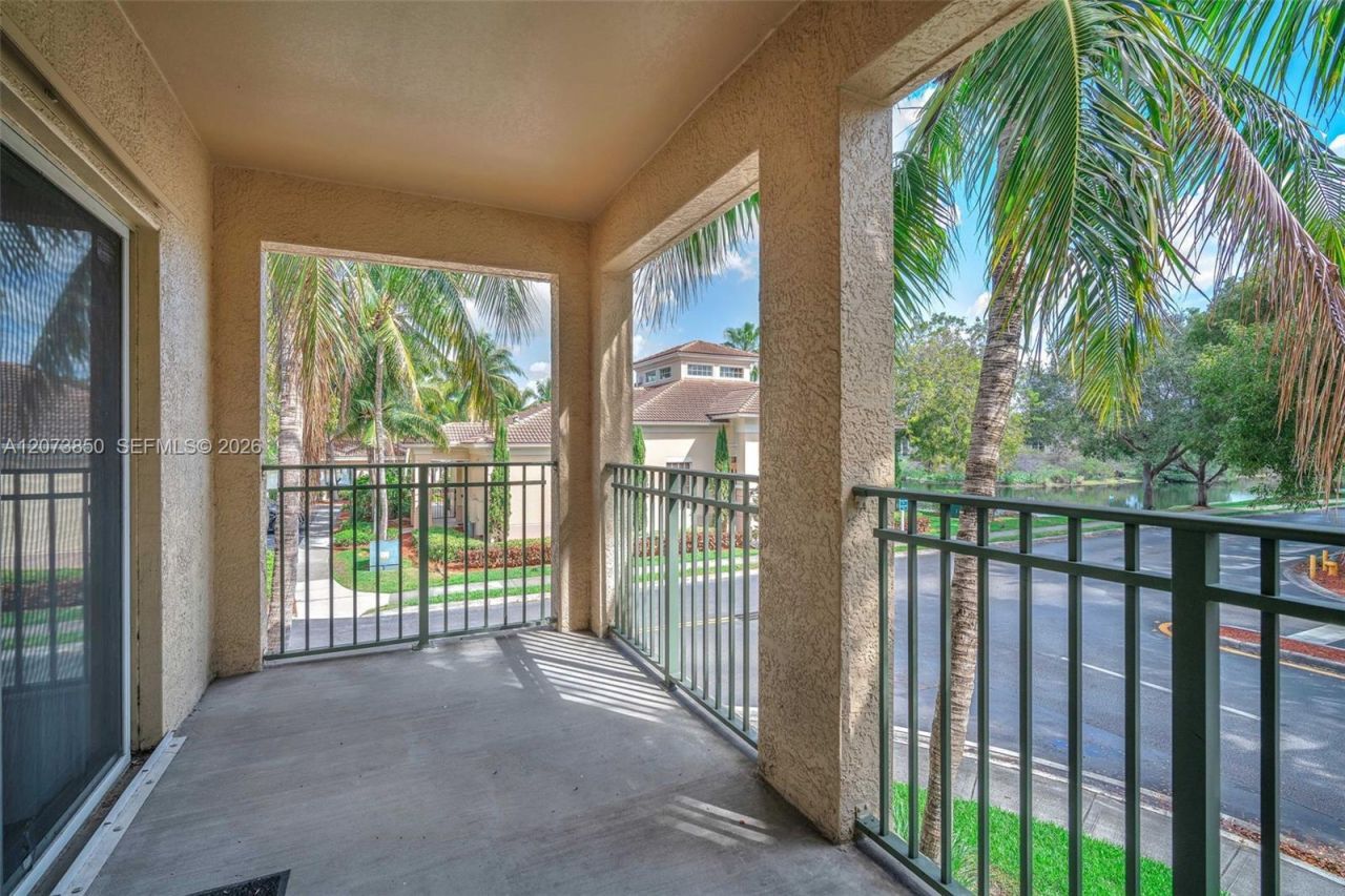 2532 Centergate Dr , Unit 201, Miramar, FL 33025 Photo