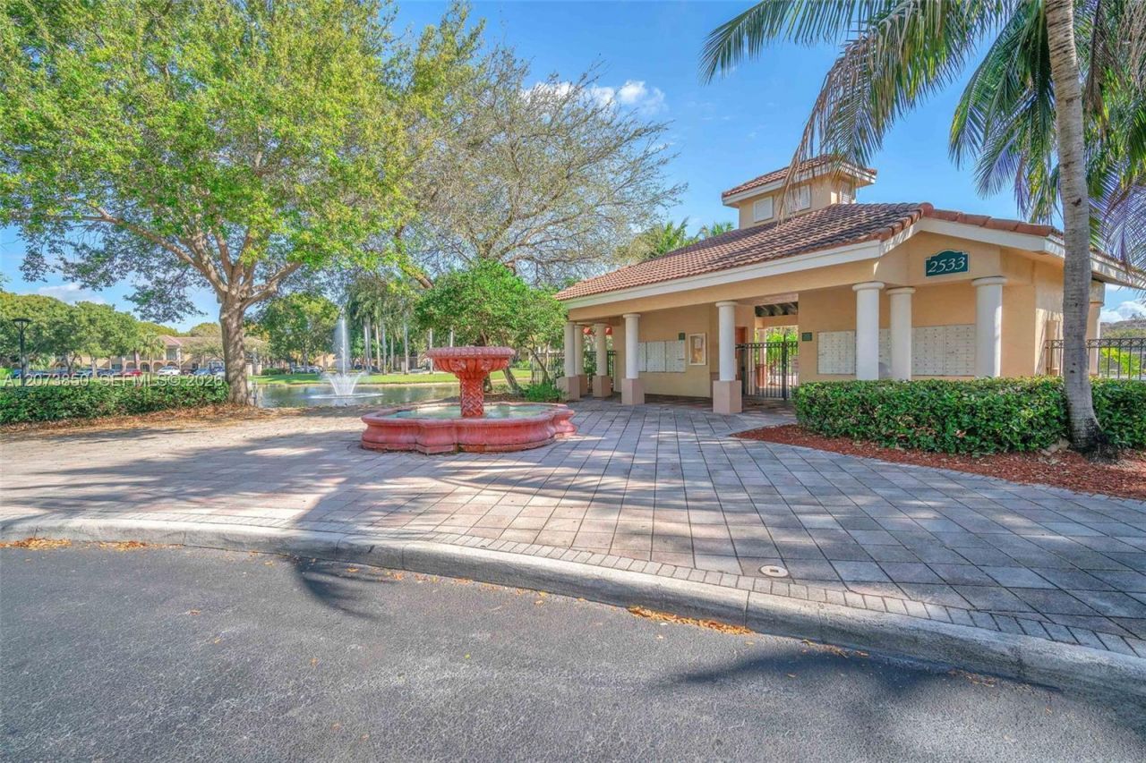 2532 Centergate Dr , Unit 201, Miramar, FL 33025 Photo