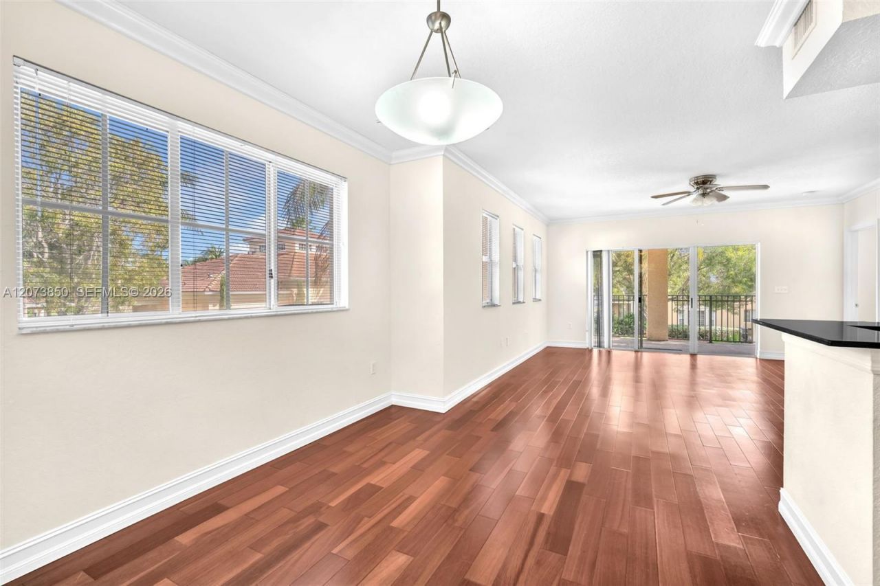 2532 Centergate Dr , Unit 201, Miramar, FL 33025 Photo