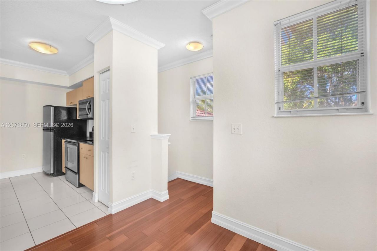 2532 Centergate Dr , Unit 201, Miramar, FL 33025 Photo