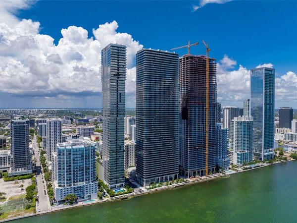 700 NE 24 , Unit 2607, Miami, FL 33137