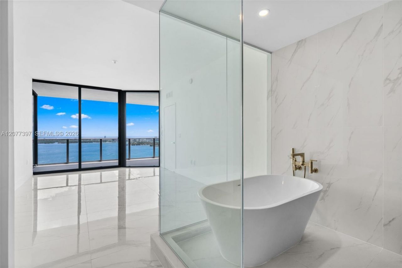 700 NE 24 , Unit 2607, Miami, FL 33137 Photo