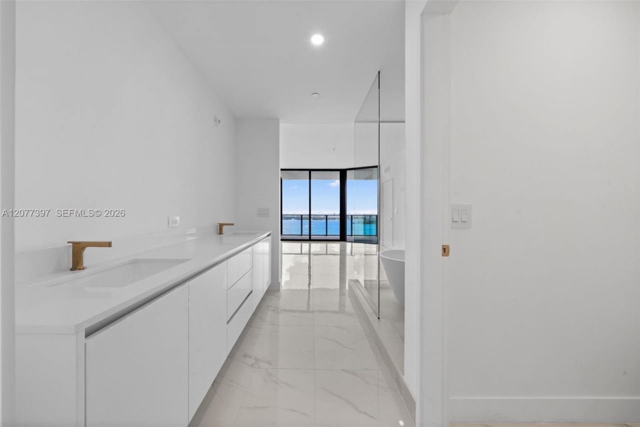 700 NE 24 , Unit 2607, Miami, FL 33137 Photo