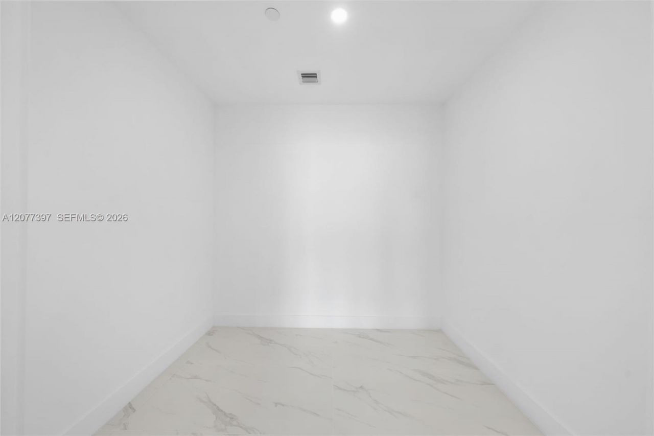 700 NE 24 , Unit 2607, Miami, FL 33137 Photo