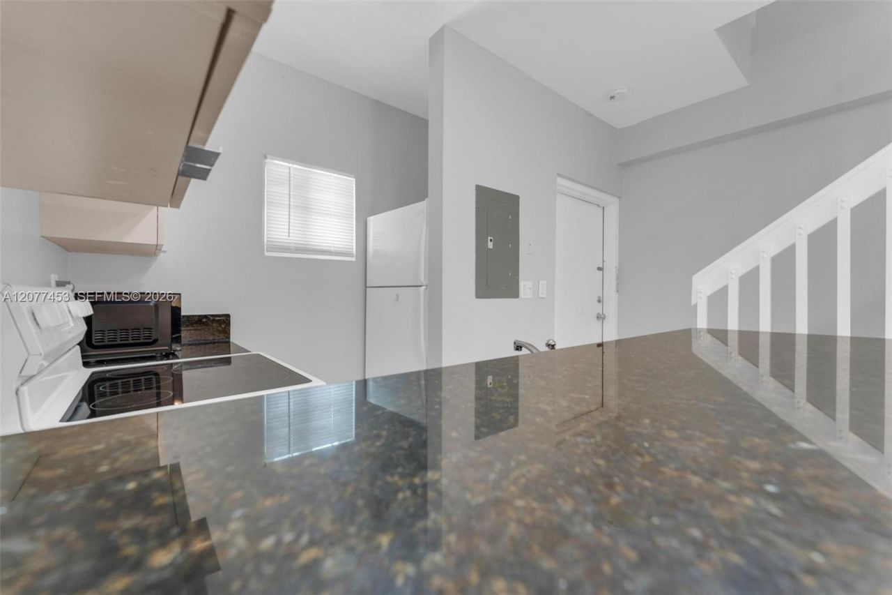 1421 SW 3rd St, Unit 208, Miami, FL 33135 Photo