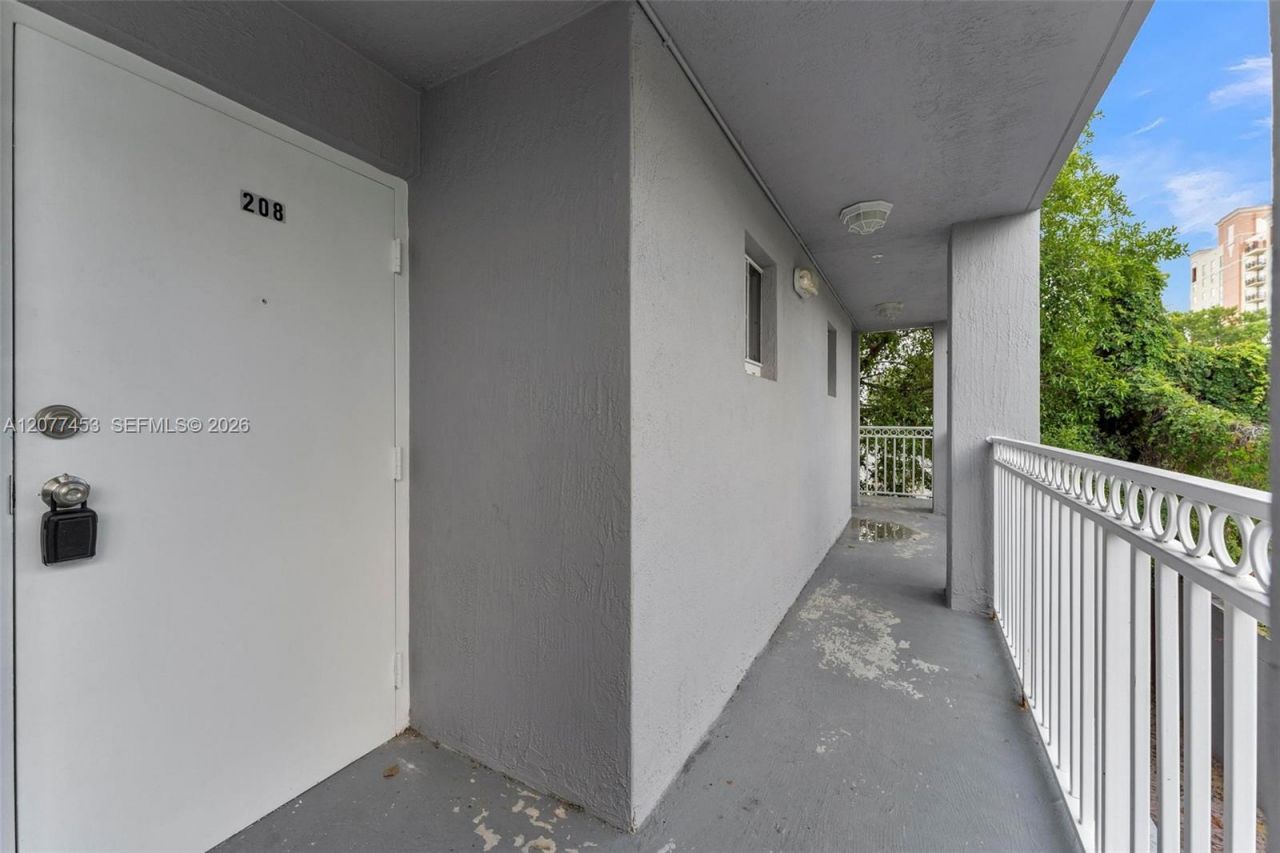 1421 SW 3rd St, Unit 208, Miami, FL 33135 Photo