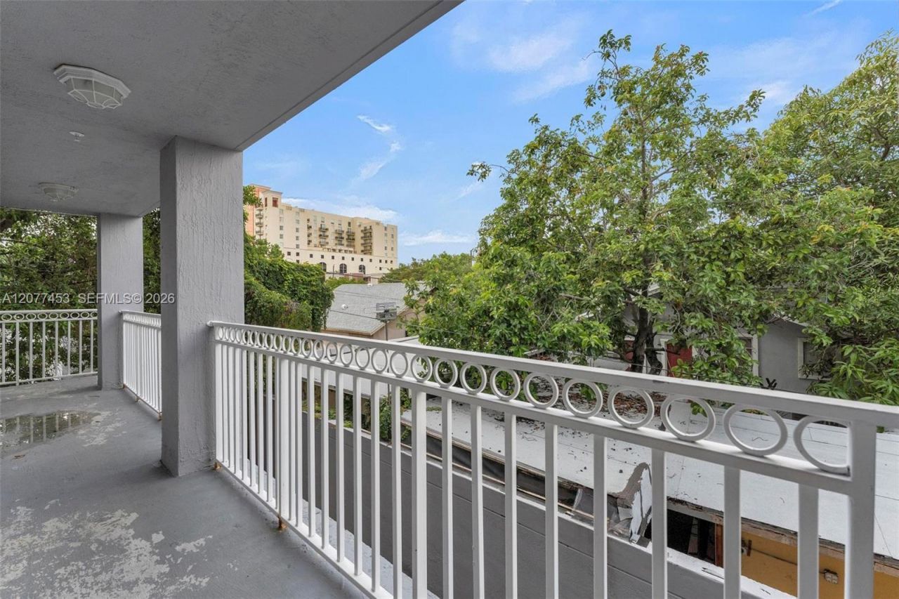 1421 SW 3rd St, Unit 208, Miami, FL 33135 Photo