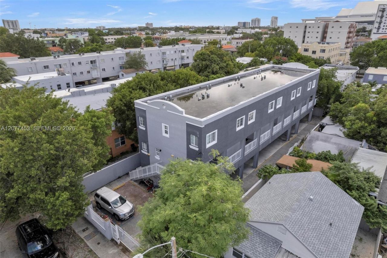 1421 SW 3rd St, Unit 208, Miami, FL 33135 Photo