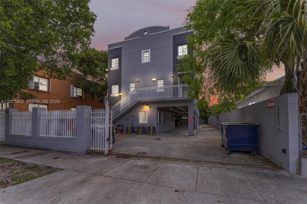 1421 SW 3rd St, Unit 208, Miami, FL 33135 Photo