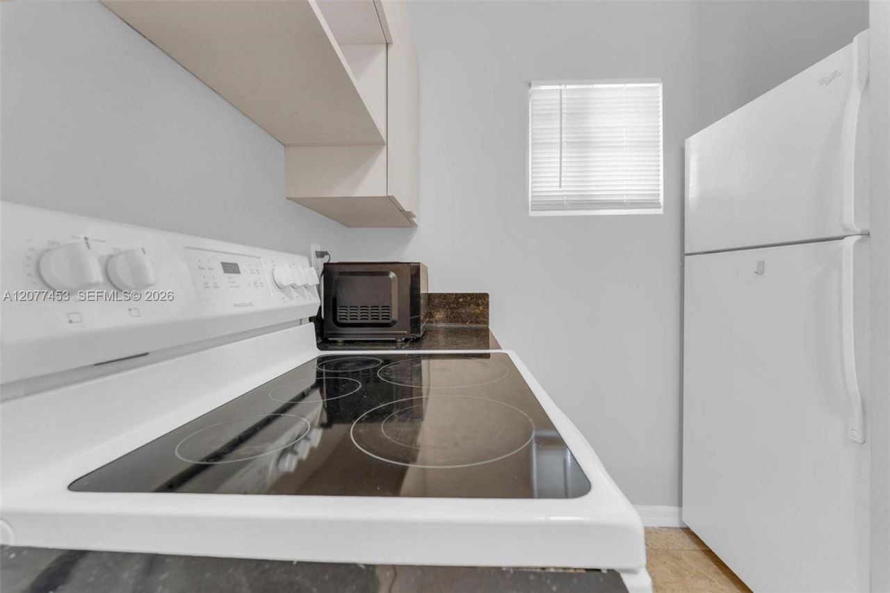 1421 SW 3rd St, Unit 208, Miami, FL 33135 Photo