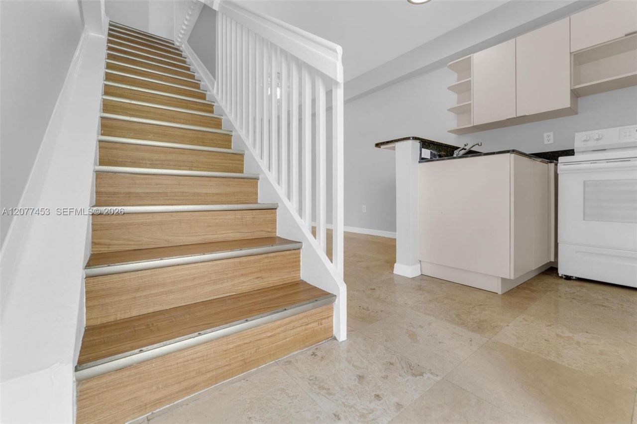 1421 SW 3rd St, Unit 208, Miami, FL 33135 Photo