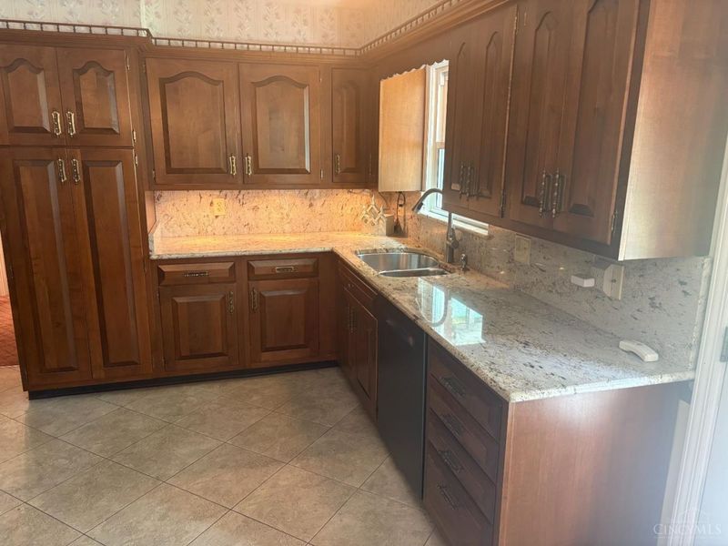 7755 Pfeiffer Road, Montgomery, OH 45242 Photo 11