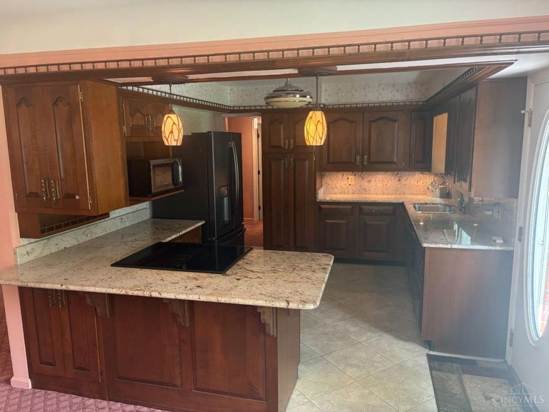 7755 Pfeiffer Road, Montgomery, OH 45242 Photo 9