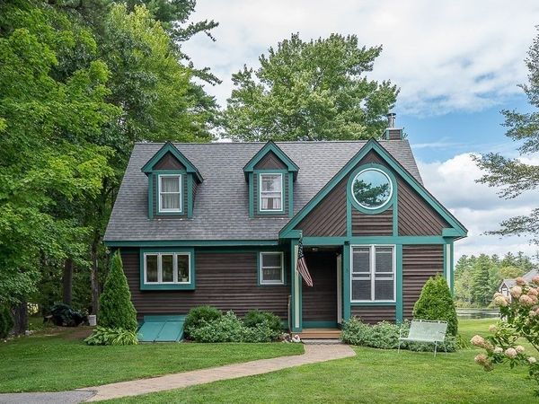 5 Abenaki St, Hubbardston, MA 01452