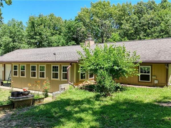 305 SW 600 Road, Warrensburg, MO 64093