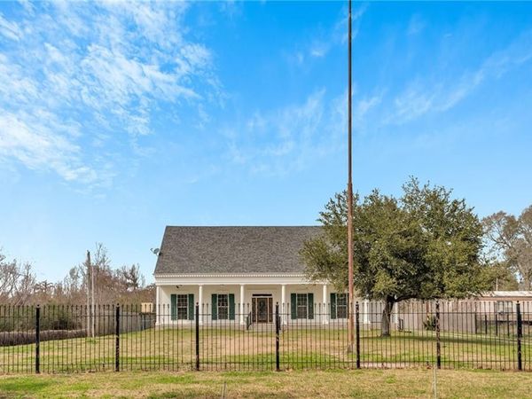 9474 BARATARIA Boulevard , Marrero, LA 70072