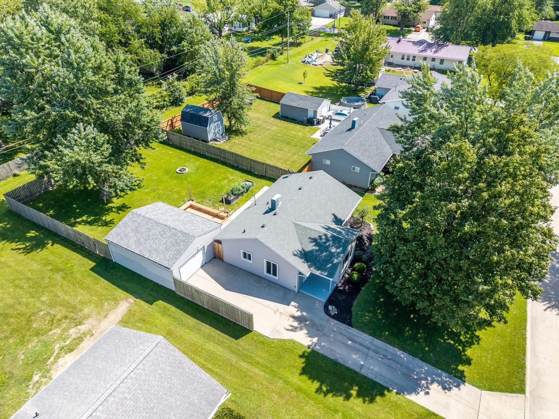 2121 Edenton Drive, Fort Wayne, IN 46804 Main Photo