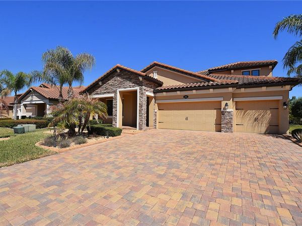 3949 AQUILLA DRIVE , LAKELAND, FL 33810
