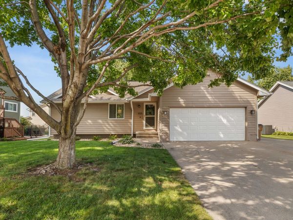 905 SE Dolan Drive, Grimes, IA 50111