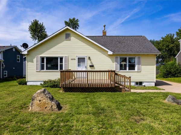 1070 27th Street , Marion, IA 50302