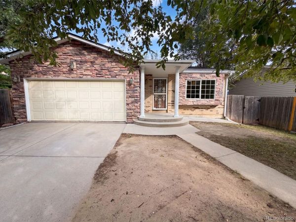 4426 Durham Court , Denver, CO 80239