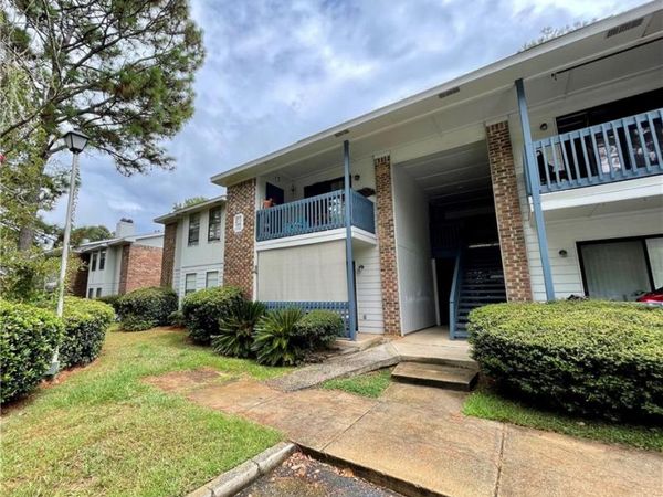 6040 Grelot Road, Unit 110, Mobile, AL 36609