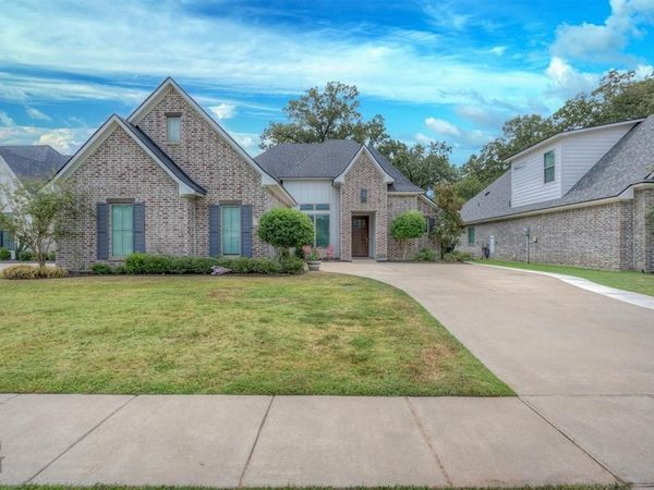 142 St Andrews Lane, Benton, LA 71006