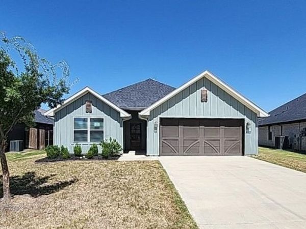 905 Rodgers Avenue , Godley, TX 76044
