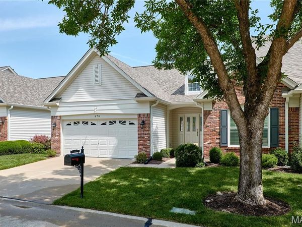 675 Stonebrook Court, Chesterfield, MO 63005