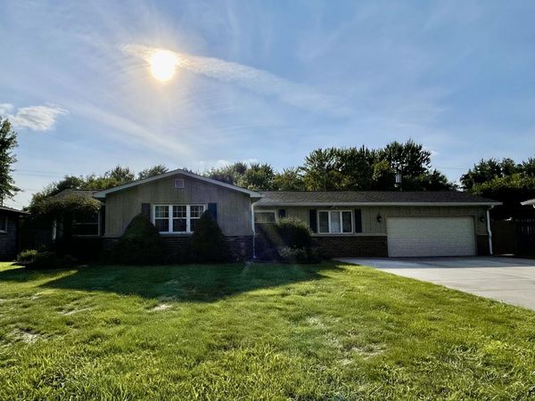 118 Granby Drive , Cumberland, IN 46229