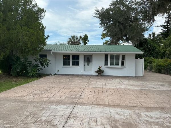 20710 Sandy LN , ESTERO, FL 33928