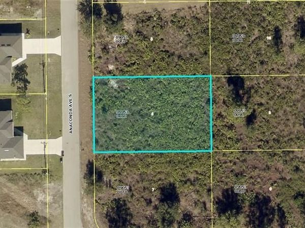 819 Anaconda AVE S, LEHIGH ACRES, FL 33974