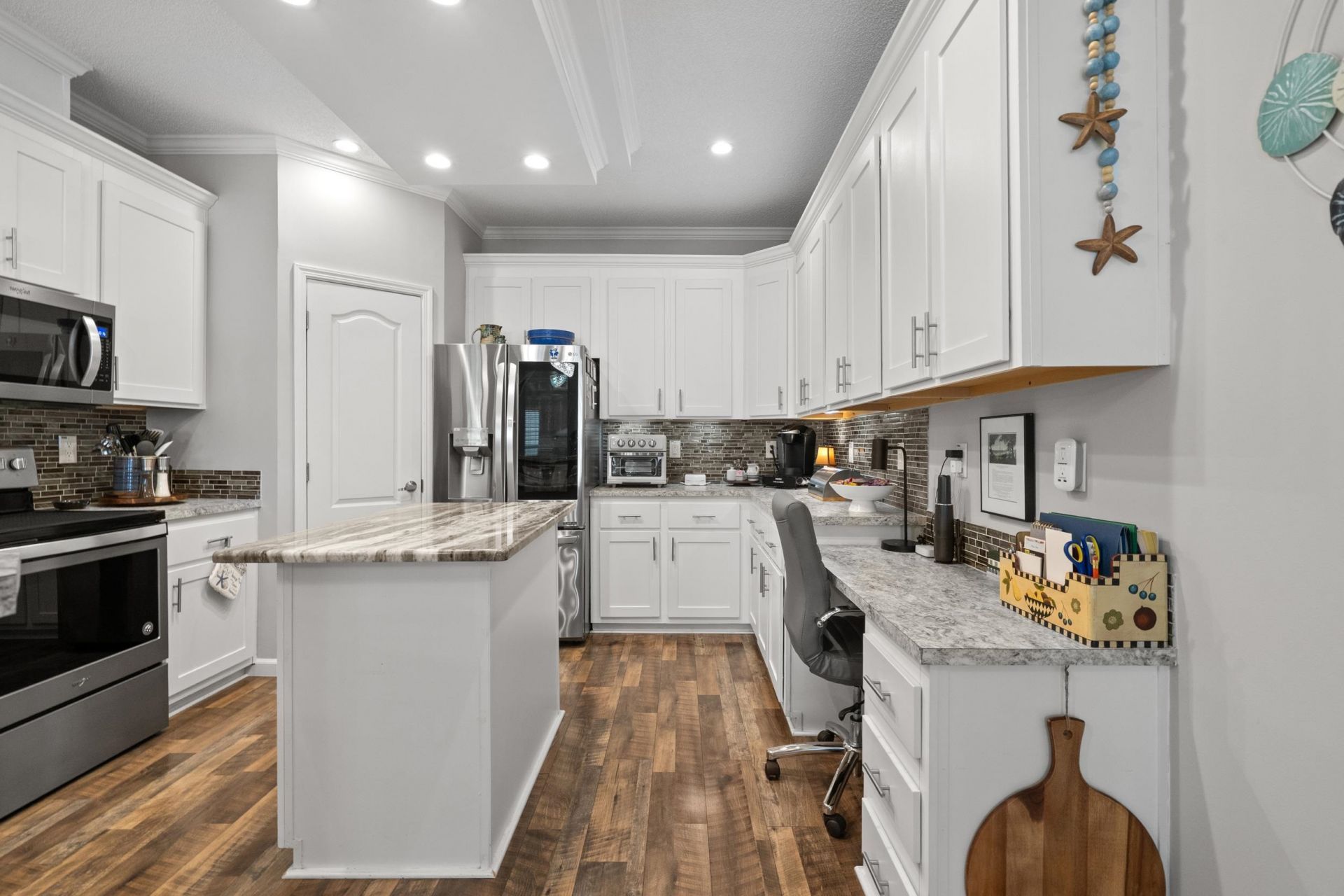 1792 Fairbanks Dr. Photo 17