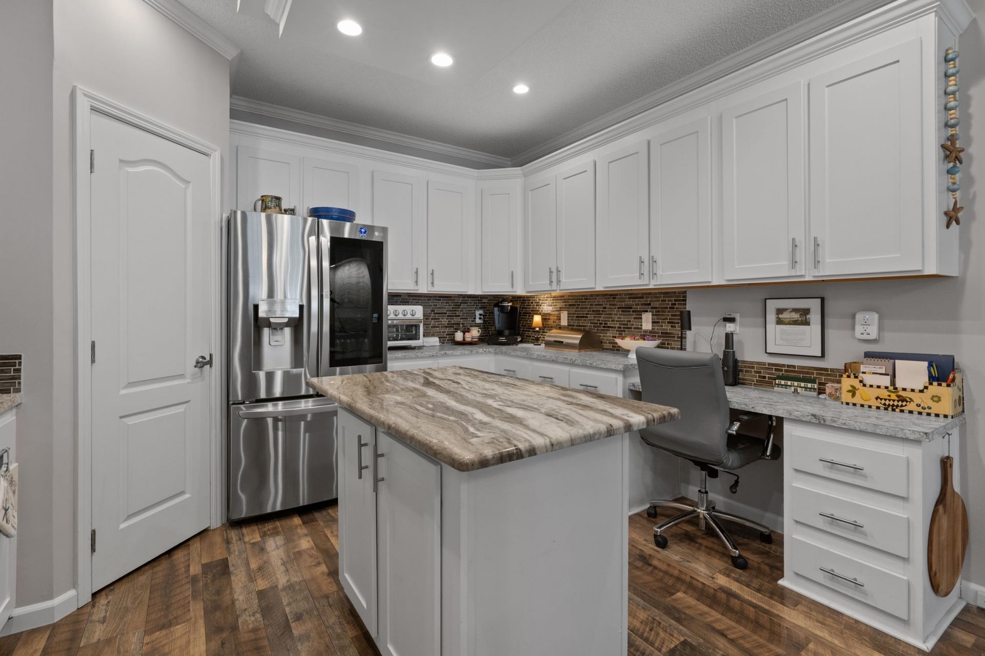 1792 Fairbanks Dr. Photo 22