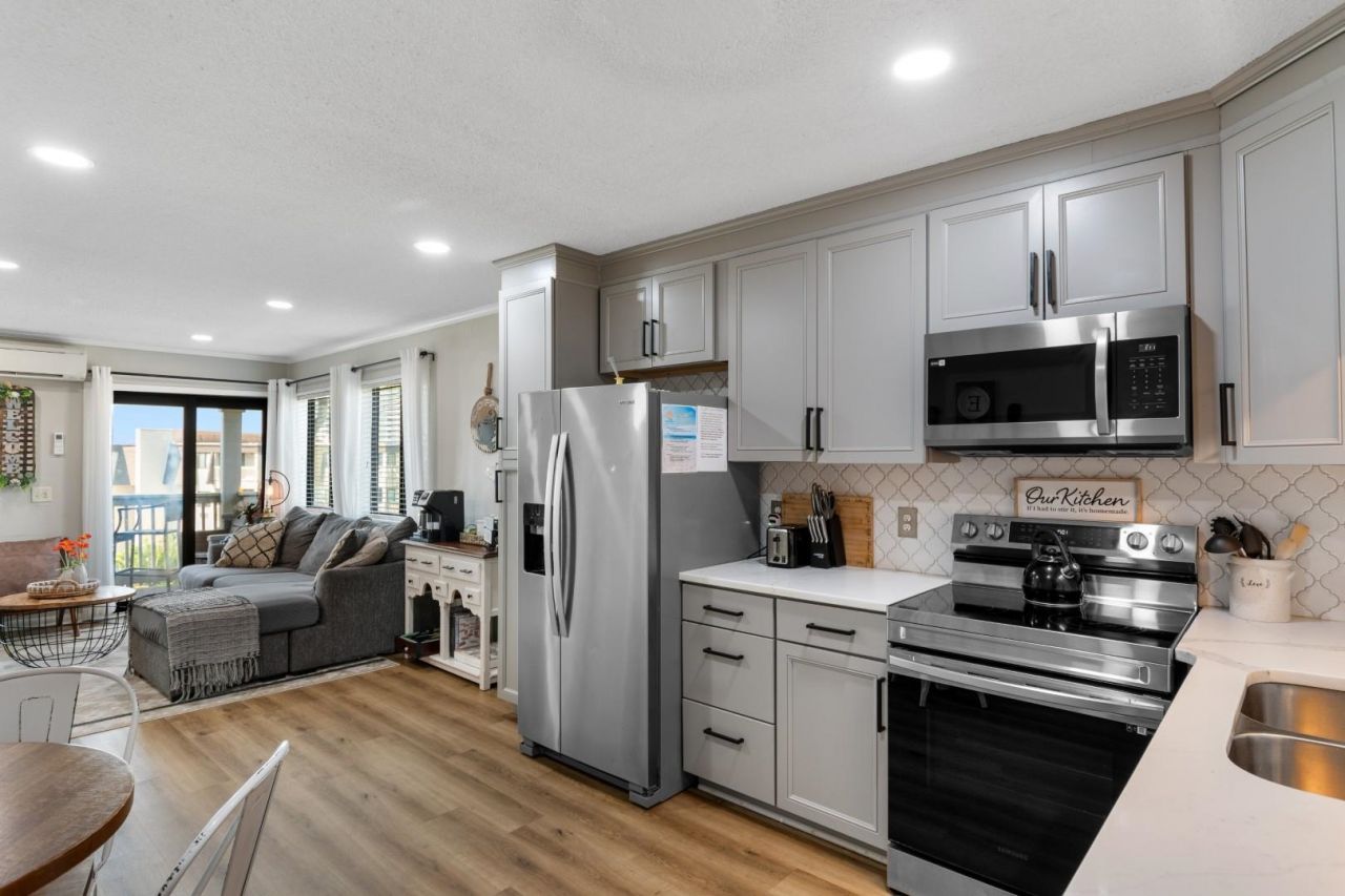 5601 N Ocean Blvd. Photo 6