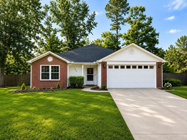 2406 Cherry Creek Circle, Bryant, AR 72022